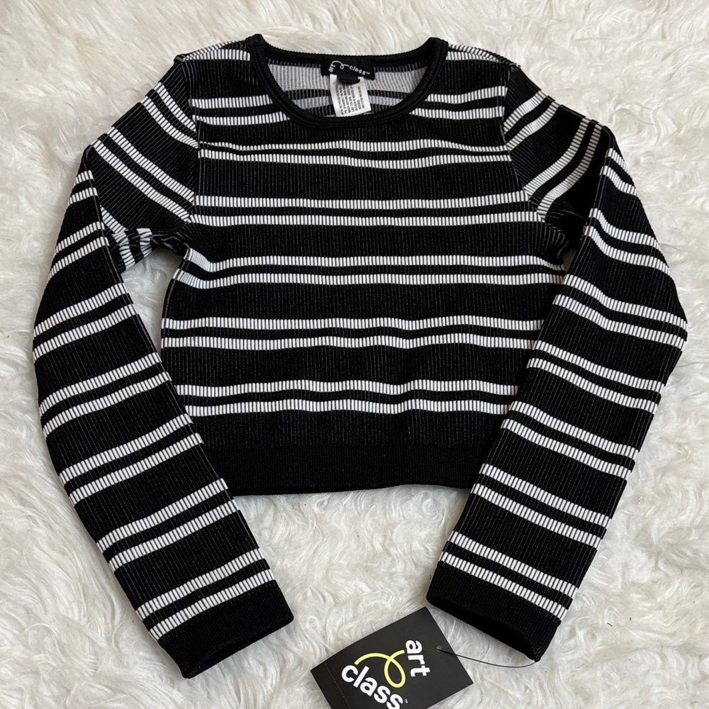 NWT Art Class Black And White Stripe Cropped Long Sleeve Ribbed Top Youth S 6/7